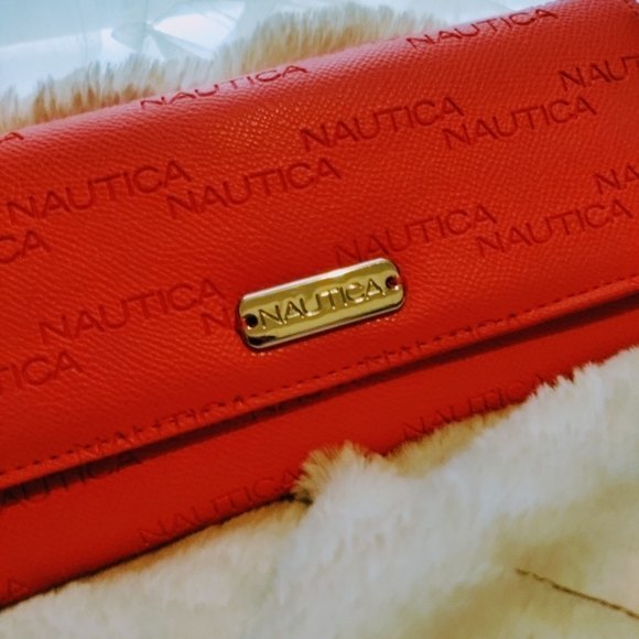 Nautica Wallet in Beautiful Bright Pink - Picture 5 of 9